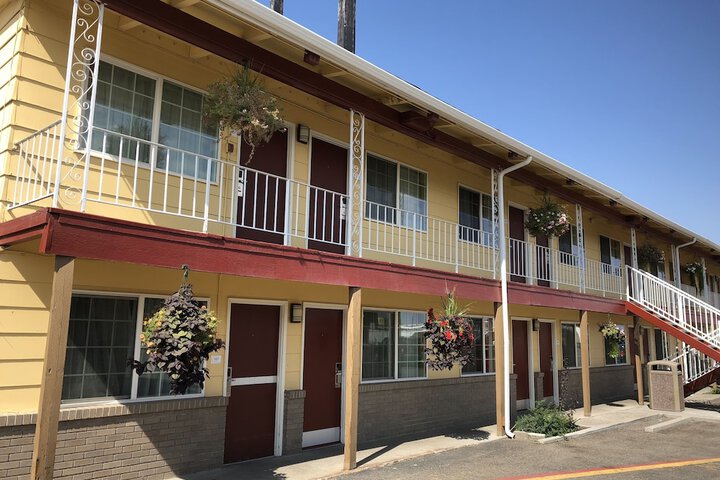 Hotel 7 of 25