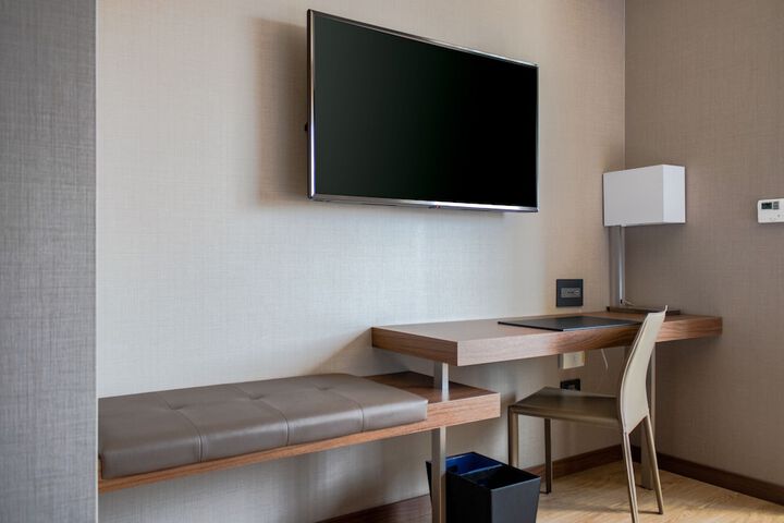 Room 18 of 37