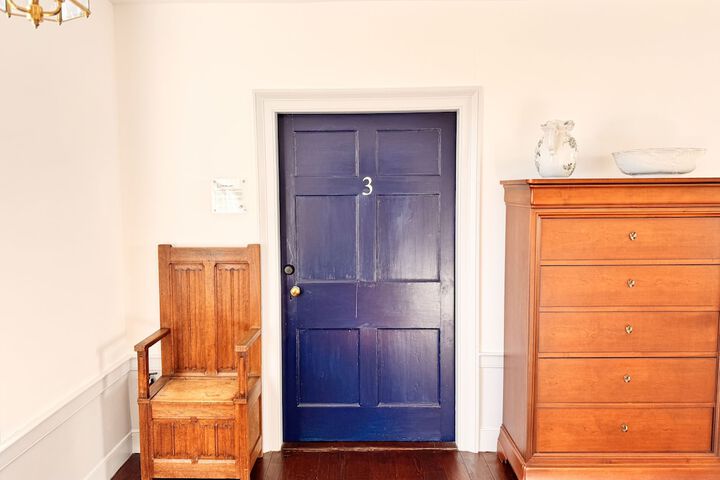 Room 33 of 74