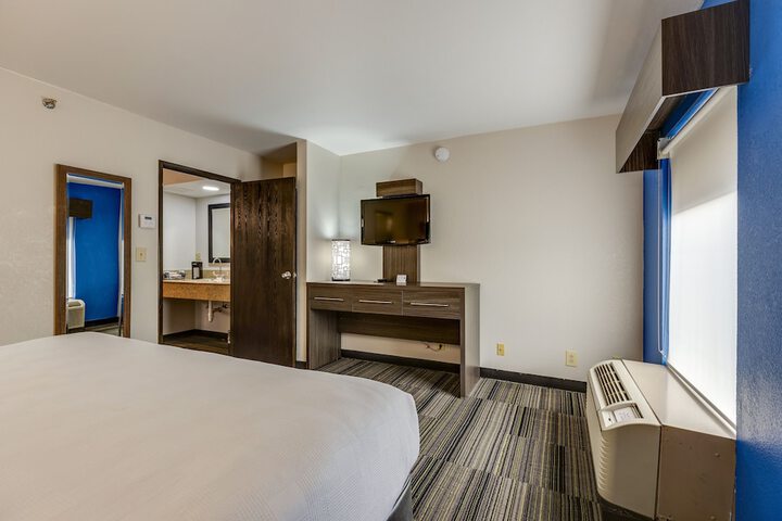 Room 42 of 59