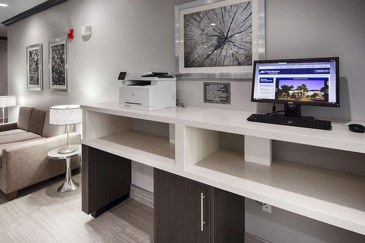 Business Center 25 of 25