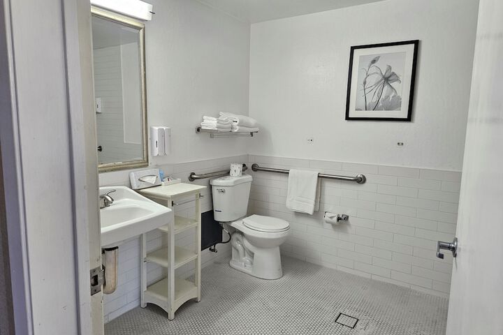 Room 80 of 143