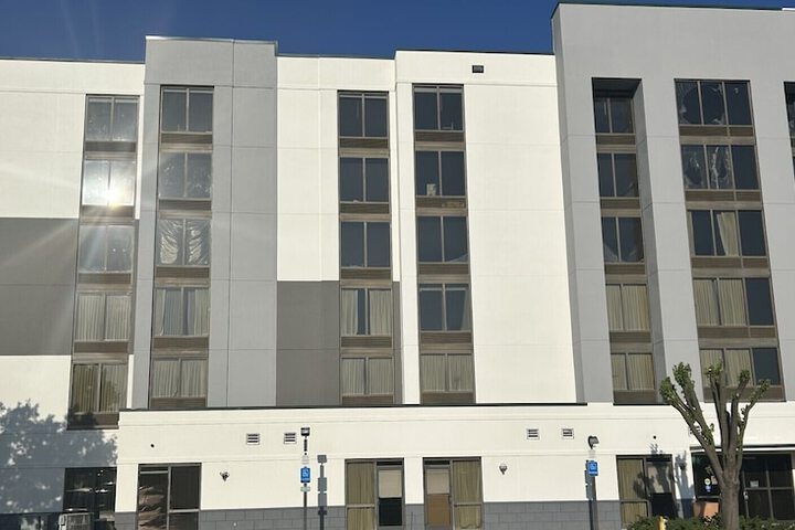 Hotel 3 of 27