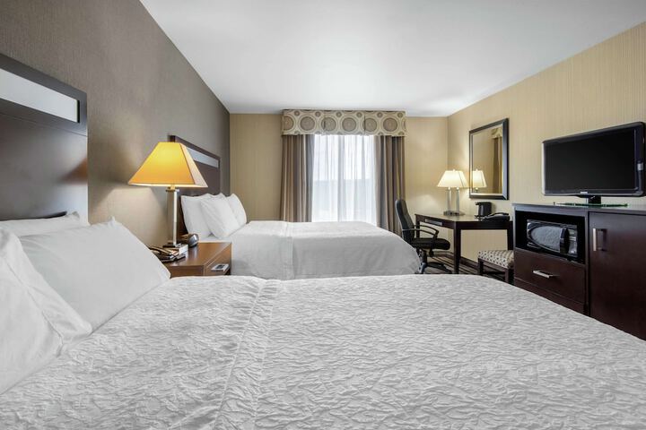 Room 32 of 48