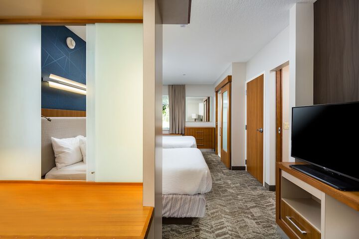 Room 28 of 47