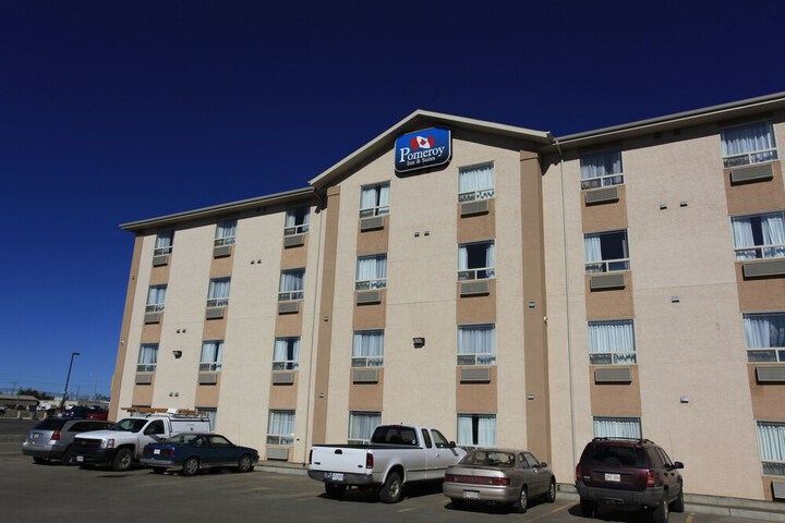 Pomeroy Inn & Suites Fort St. John