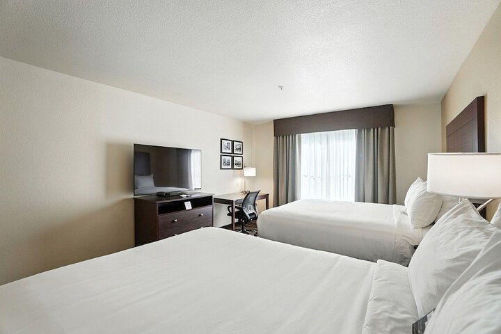 Cobblestone Hotel & Suites-Bellefontaine