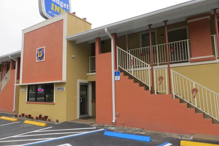 Budget Inn