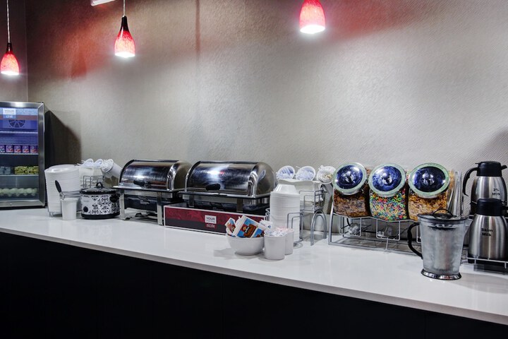 Breakfast/Coffee Service 34 of 51