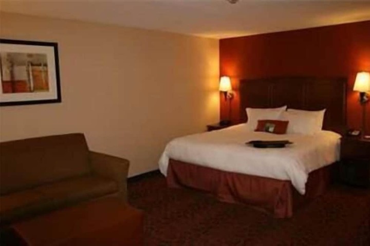 Room 13 of 21