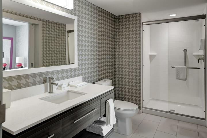 Room 10 of 26