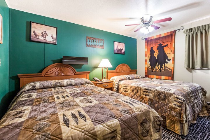 Room 27 of 48