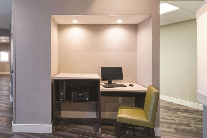 Business Center 64 of 65