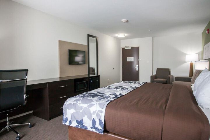 Room 32 of 39