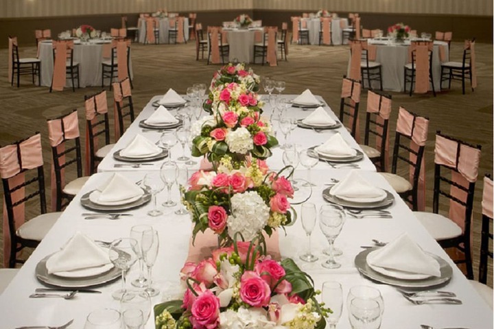 Ballroom/Hall 73 of 78