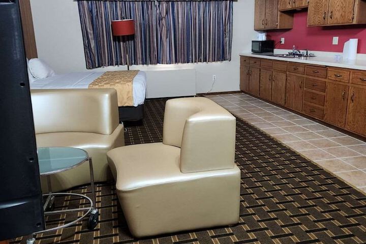 Room 10 of 26