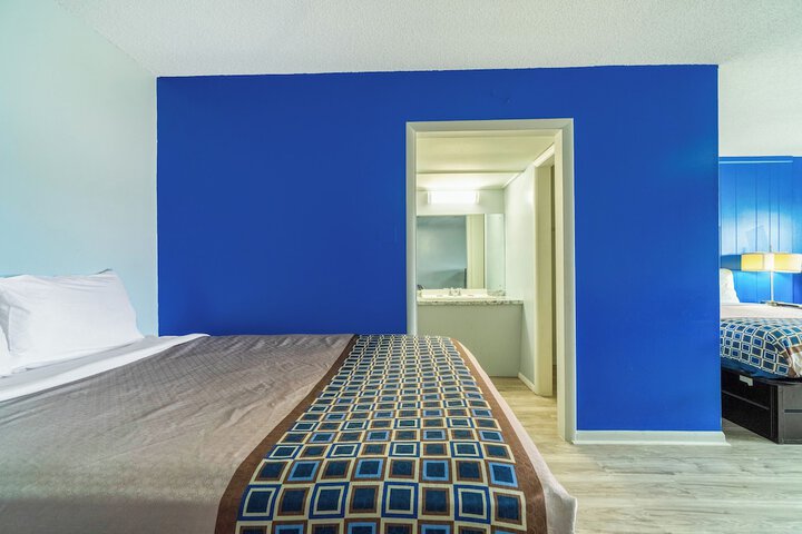 Room 43 of 76
