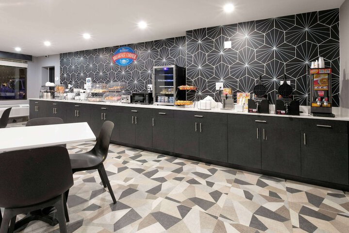 Breakfast/Coffee Service 47 of 54