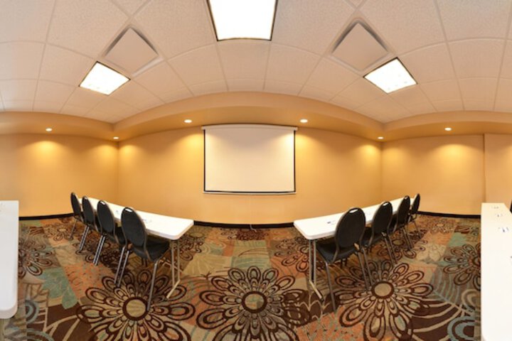 Holiday Inn Express & Suites Globe by IHG