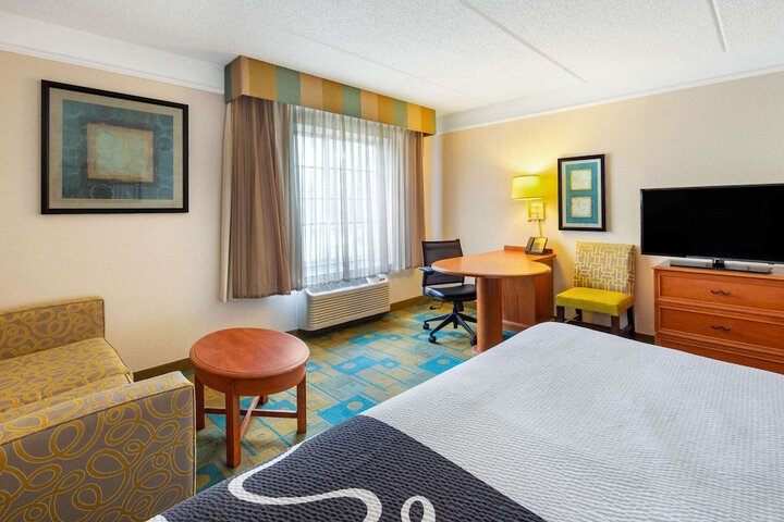 Room 11 of 30