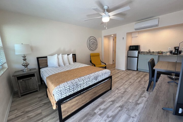 Beachside Resort Motel