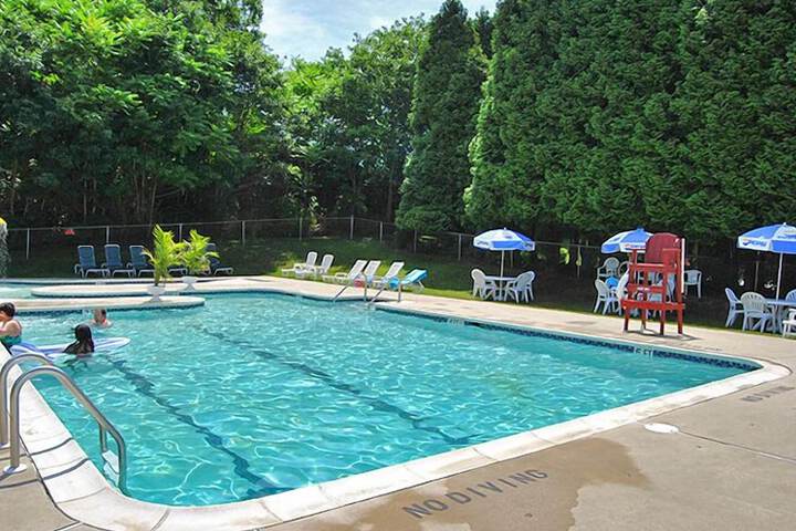 Robin Hill RV Resort & Campground - Caravan Park