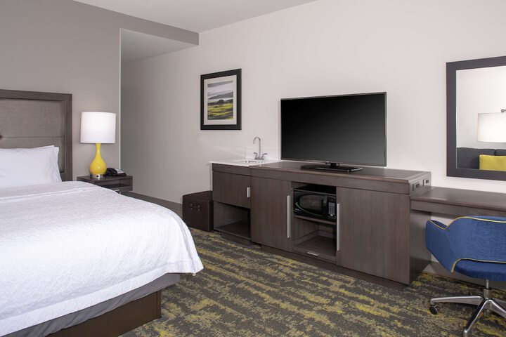 Room 9 of 37
