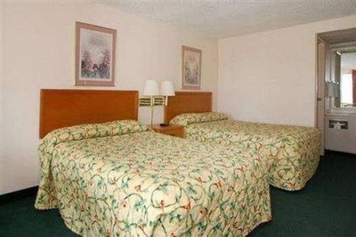 KNIGHTS INN ELYRIA (EX. ECONO LODGE)