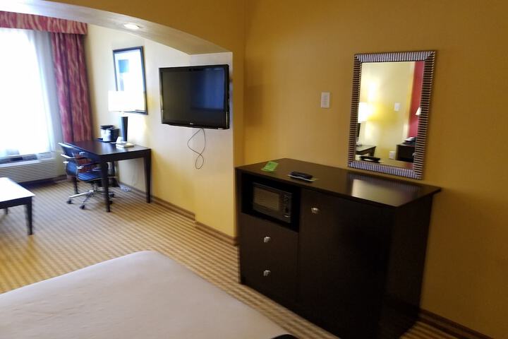 La Quinta Inn & Suites by Wyndham Atlanta-Union City