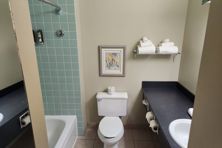 Waterton Lakes Lodge Resort