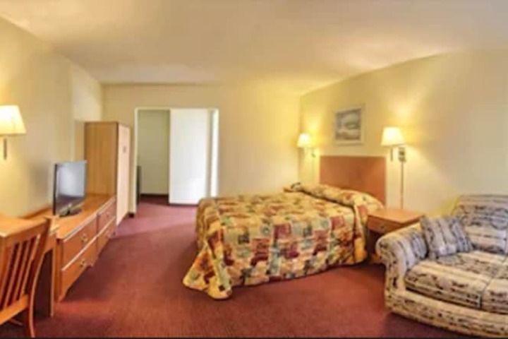 Room 8 of 17