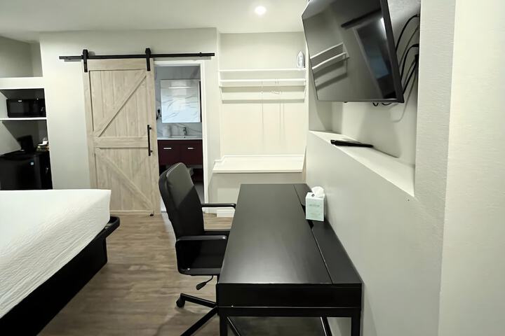 Room 18 of 30