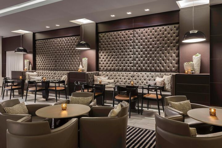 Lounge 60 of 63