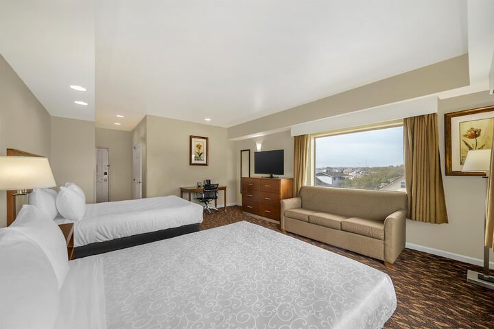 Best Western Plus Northwoods Inn