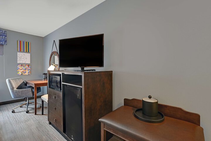 Room 30 of 43