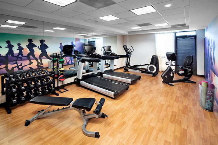 Hyatt Place Roanoke Airport / Valley View Mall