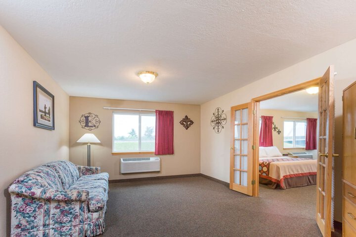 Room 9 of 17