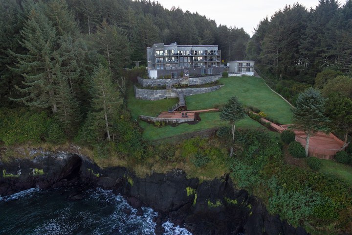 Whale Cove Inn