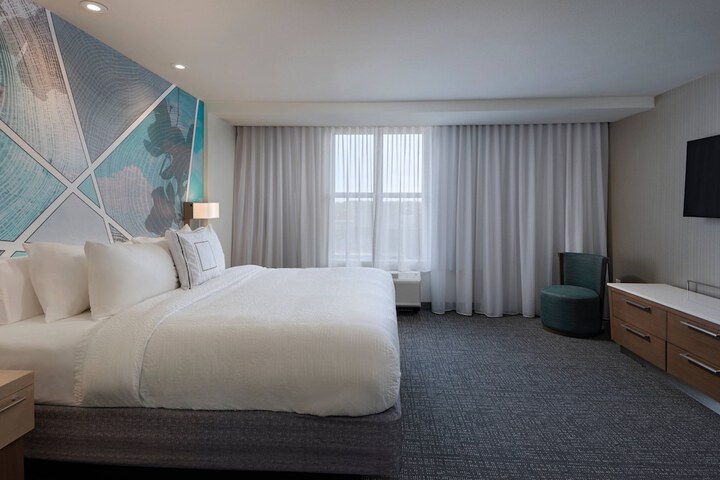 Room 28 of 49