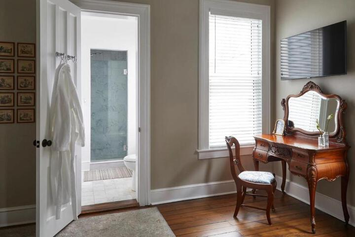 The Kent Collection - The Victorian