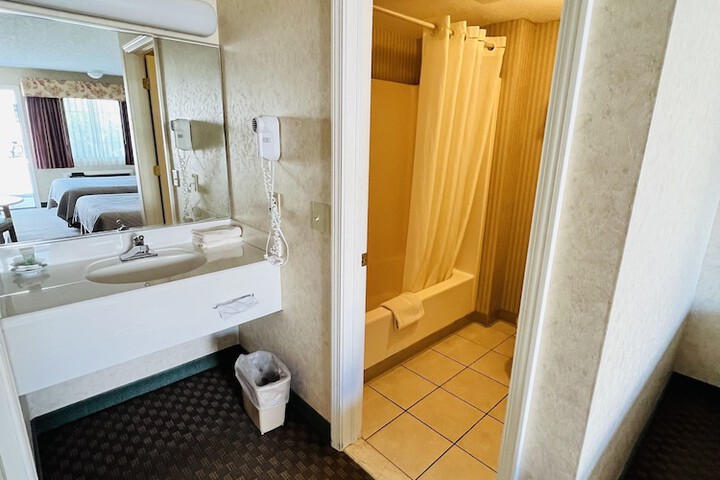Room 25 of 51