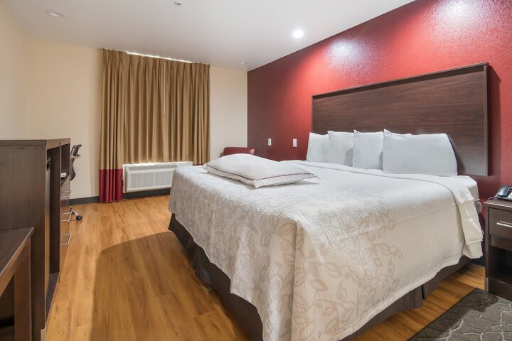 Room 13 of 33