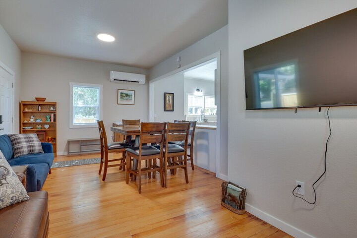Lafayette Townhome: Cozy Retreat w / Private Patio