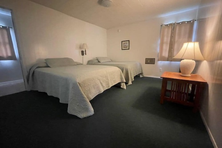 Room 146 of 213
