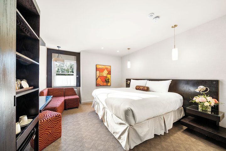 The Shaw Club Hotel