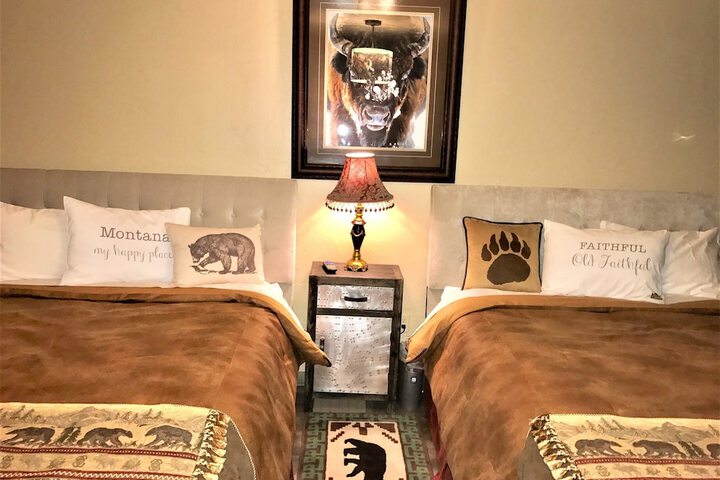 Room 105 of 198