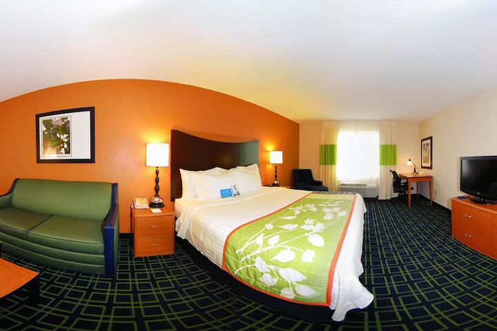Room 16 of 34