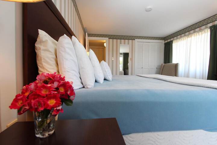 Room 17 of 27