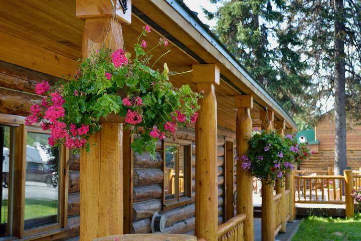 Summit Lake Lodge