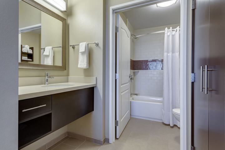 Staybridge Suites St. Louis - Westport by IHG